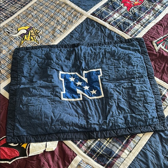 Pottery Barn Teen - NFL Team Logo Patchwork Quilt - NFC Teams - Picture 3 of 4